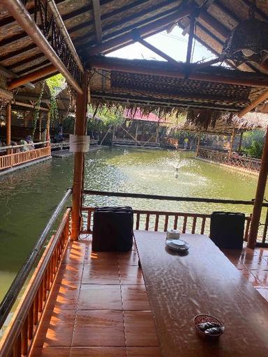 https://dgji3nicqfspr.cloudfront.net/BENDA/Restaurant/Saung_Rawa_Lele/Reviews/thumbnail/uploadsuploads-thumb_1715052441558.jpg