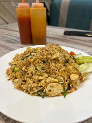 https://dgji3nicqfspr.cloudfront.net/BENDA/Restaurant/Solaria__Terminal_2D_Soekarno_Hatta_Airport/Reviews/thumbnail/file-17D84F66A6F1AFA8-thumb_1718210560646.jpg