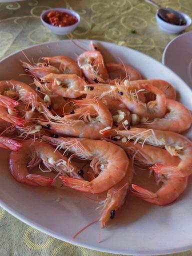 https://dgji3nicqfspr.cloudfront.net/BENGKONG/Restaurant/Golden_Prawn_933/Reviews/thumbnail/uploadsuploads-thumb_1715135288008.jpg