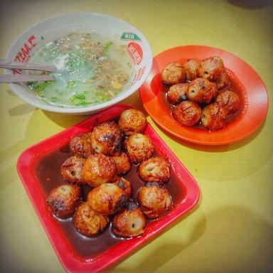 https://dgji3nicqfspr.cloudfront.net/BLIMBING/Restaurant/Bakso_Bakar_Trowulan/Reviews/thumbnail/file-180832C063FDB1A1-thumb_1731689859017.jpg