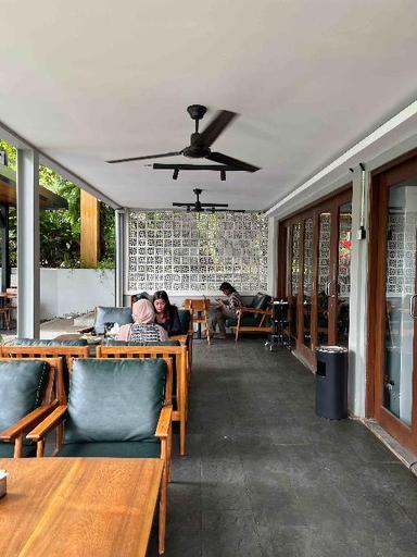 https://dgji3nicqfspr.cloudfront.net/BOGOR_UTARA/Restaurant/Agreya_Coffee__Bogor/Reviews/thumbnail/uploadsuploads-thumb_1715532749812.jpg