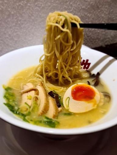 https://dgji3nicqfspr.cloudfront.net/CAKUNG/Restaurant/Roji_Ramen__Sedayu_City/Reviews/thumbnail/uploadsuploads-thumb_1715988492526.jpg