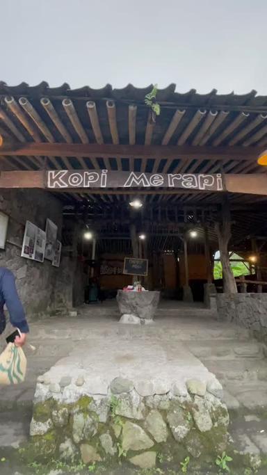 https://dgji3nicqfspr.cloudfront.net/CANGKRINGAN/Cafe/Warung_Kopi_Merapi/Reviews/22file-17D5DA82C498DF5F_171751908884922_1717519090197.jpg