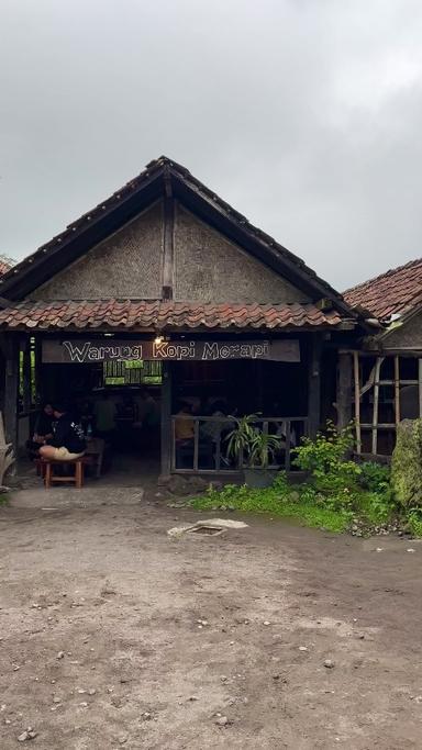 https://dgji3nicqfspr.cloudfront.net/CANGKRINGAN/Cafe/Warung_Kopi_Merapi/Reviews/thumbnail/22file_171302363963822_1713023640914.jpg