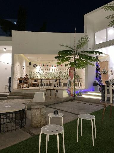 https://dgji3nicqfspr.cloudfront.net/CEMPAKA_PUTIH/Restaurant/Goffee_Essentials__Cempaka_Putih/Reviews/thumbnail/file_1711014155912.jpg