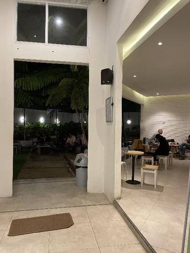 https://dgji3nicqfspr.cloudfront.net/CEMPAKA_PUTIH/Restaurant/Goffee_Essentials__Cempaka_Putih/Reviews/thumbnail/file_1712839360739.jpg