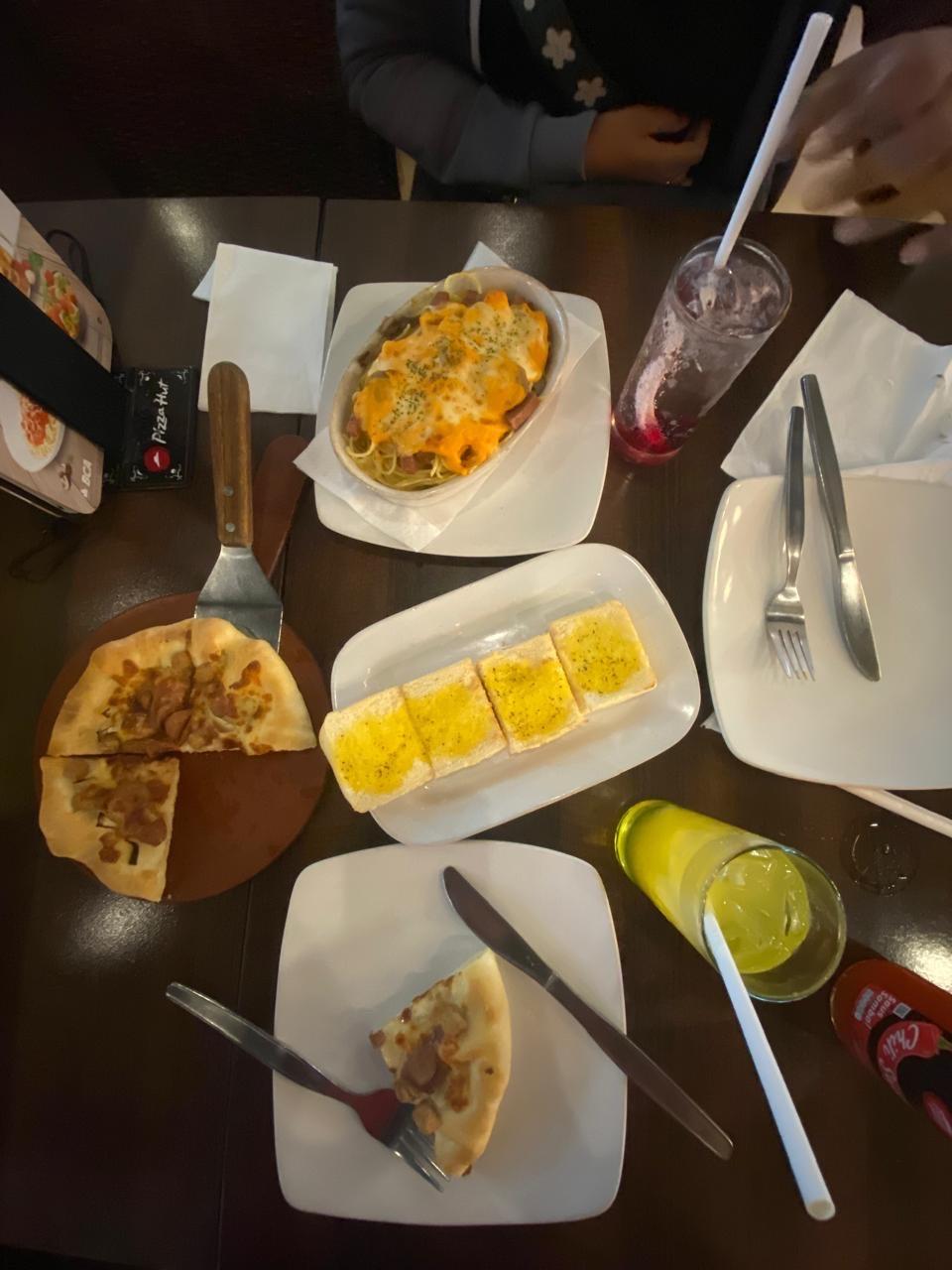 Pizza Hut Restoran - Matahari Mall review