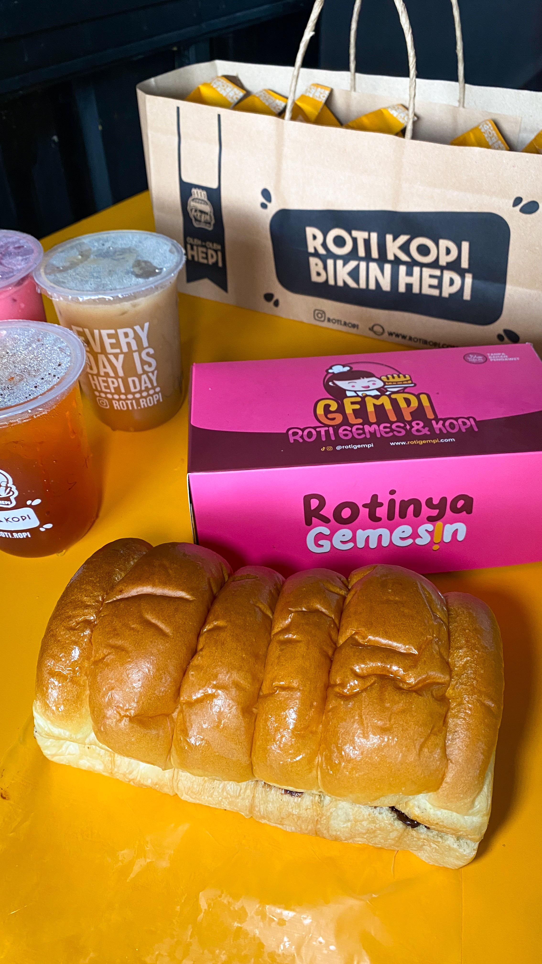 Roti Ropi - Perumnas 2 Tangerang review