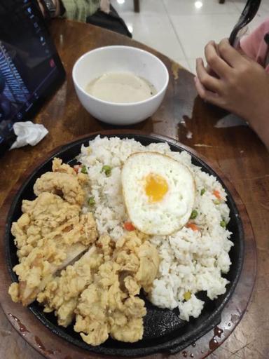 https://dgji3nicqfspr.cloudfront.net/CILANDAK/Cafe/Hang_Tuah__Poins_Square/Reviews/thumbnail/IMG_Review_1720090941315_compressed2355582274984293820-17DEFD995EDF8C78-thumb_1720090943084.jpg