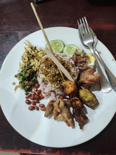 https://dgji3nicqfspr.cloudfront.net/CILANDAK/Restaurant/Warung_Bali_Pak_Gede/Reviews/thumbnail/uploadsuploads-thumb_1715821697127.jpg