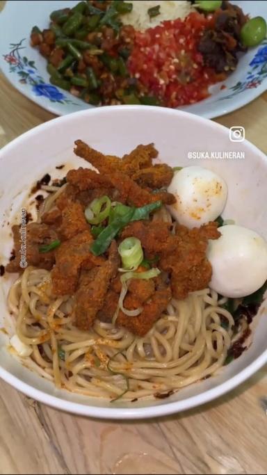 https://dgji3nicqfspr.cloudfront.net/CINERE/Restaurant/Mie_Ayam_Warcon/Reviews/thumbnail/file_1711522091083.jpg