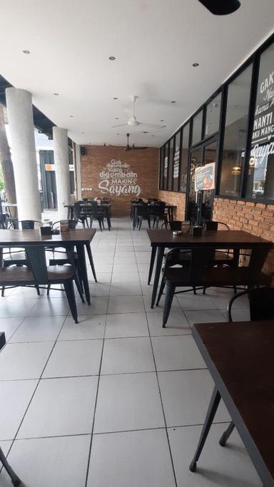 https://dgji3nicqfspr.cloudfront.net/CINERE/Restaurant/Sate_Celup__Cinere/Reviews/thumbnail/uploadsuploads-thumb_1714636001380.jpg