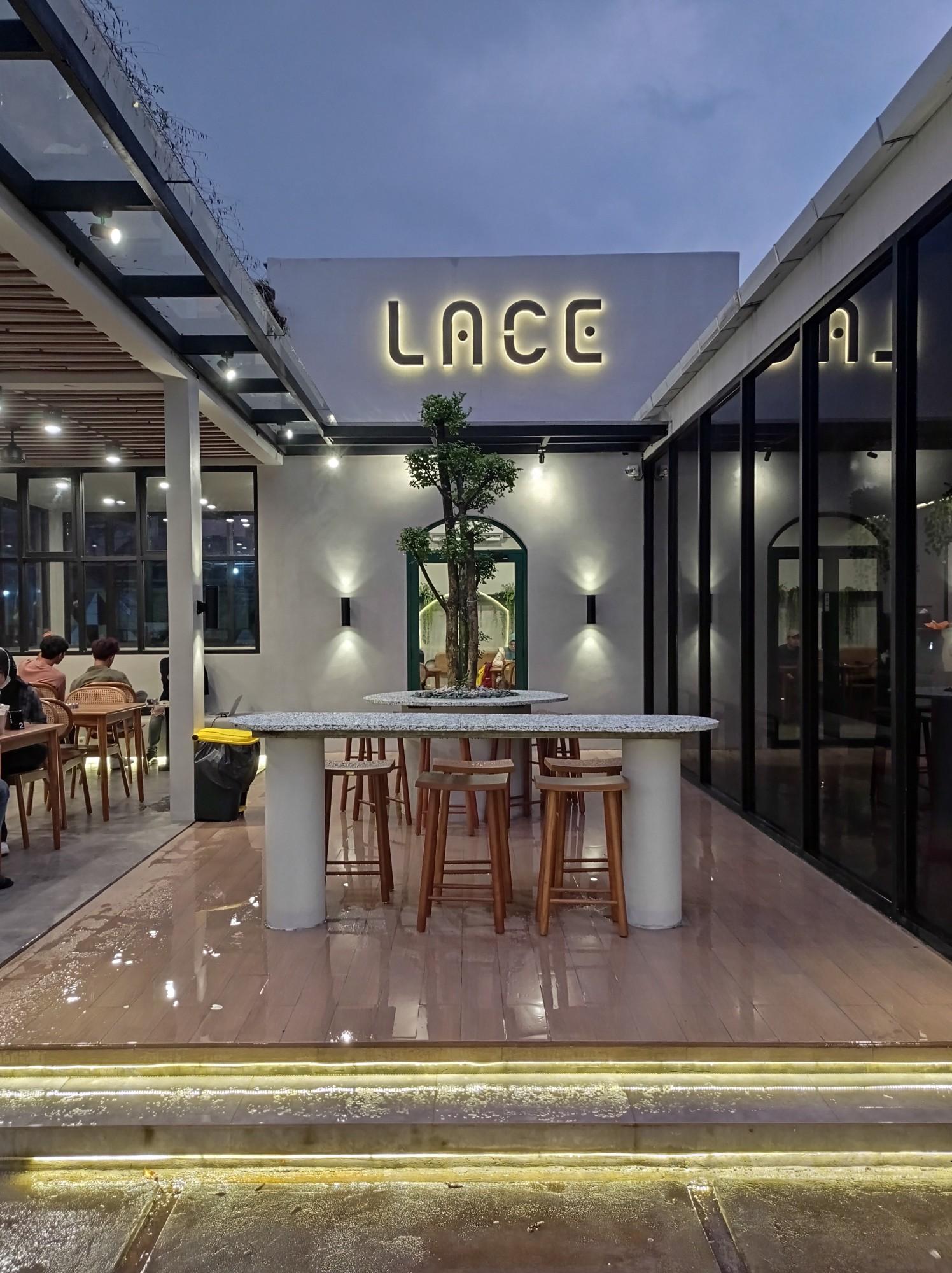 Lace Cafe review