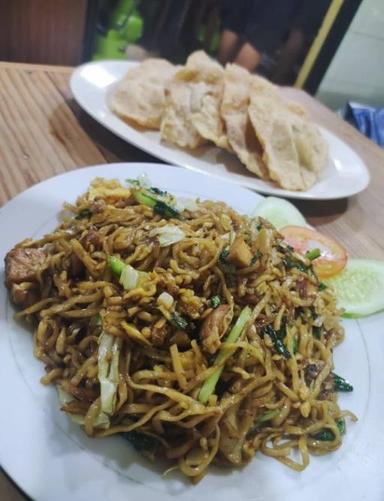 https://dgji3nicqfspr.cloudfront.net/CIPAYUNG/Restaurant/Bakmi_Pondok__Karsono/Reviews/thumbnail/IMG_Review_1718164590737_compressed1100770611709242198-17D82597D0E45B77-thumb_1718164592229.jpg