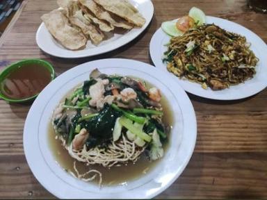 https://dgji3nicqfspr.cloudfront.net/CIPAYUNG/Restaurant/Bakmi_Pondok__Karsono/Reviews/thumbnail/IMG_Review_1718164593038_compressed5063211720789581070-17D8259843D4B969-thumb_1718164594004.jpg