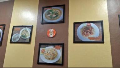 https://dgji3nicqfspr.cloudfront.net/CIPAYUNG/Restaurant/Bakmi_Pondok__Karsono/Reviews/thumbnail/IMG_Review_1718164597480_compressed601652500251107989-17D825994F663F1A-thumb_1718164598430.jpg