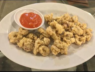 https://dgji3nicqfspr.cloudfront.net/CIPAYUNG/Restaurant/Waroeng_Kampoeng_Seafood__Ropang/Reviews/thumbnail/uploadsuploads-thumb_1715047486854.jpg