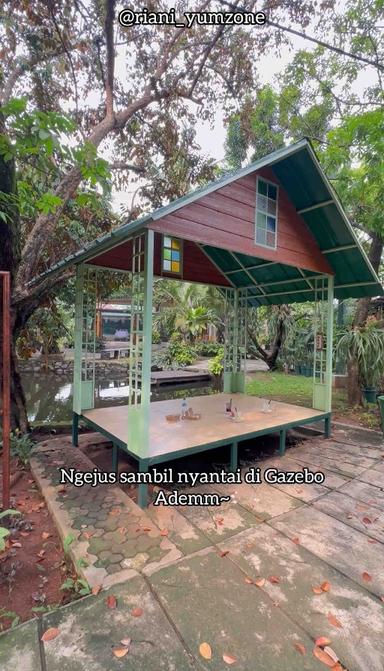 https://dgji3nicqfspr.cloudfront.net/CIPUTAT/Cafe/Kebuni_Shop/Reviews/thumbnail/file_1702310630403.jpg