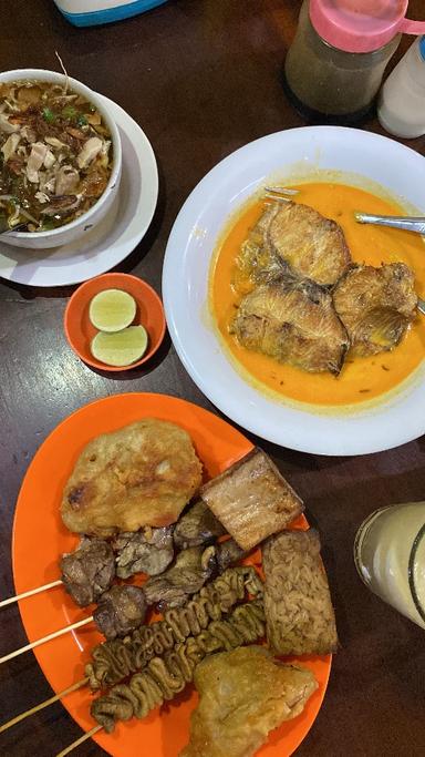 https://dgji3nicqfspr.cloudfront.net/CIPUTAT/Restaurant/Pionir_Soto_Kudus_Kauman/Reviews/thumbnail/file_1709946611975.jpg