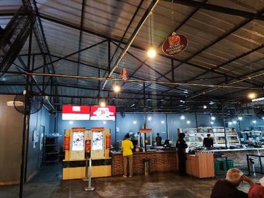 https://dgji3nicqfspr.cloudfront.net/CIPUTAT_TIMUR/Restaurant/Sambal_Bakar_Indonesia_Pondok_Ranji/Reviews/thumbnail/IMG_Review_1717689815489_compressed7723036818010507696-17D675C9A44D832B-thumb_1717689817238.jpg