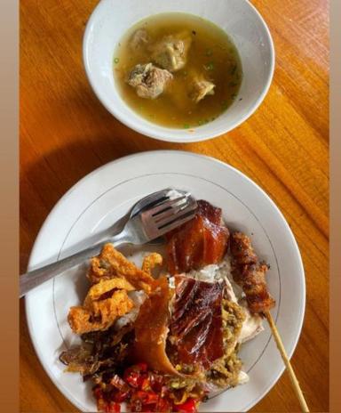 https://dgji3nicqfspr.cloudfront.net/DENPASAR_UTARA/Restaurant/Nasi_Babi_Guling/Reviews/thumbnail/uploadsuploads-thumb_1716122182374.jpg