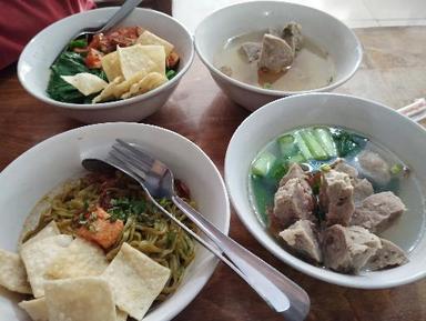 https://dgji3nicqfspr.cloudfront.net/DUREN_SAWIT/Restaurant/Bakso_Kabayan_Jakarta/Reviews/thumbnail/uploadsuploads-thumb_1715145876559.jpg