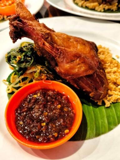 https://dgji3nicqfspr.cloudfront.net/DUREN_SAWIT/Restaurant/Bebek_Goreng_H_Slamet/Reviews/thumbnail/IMG_Review_1710246694083_compressed784546902599710124_1710246695885.jpg