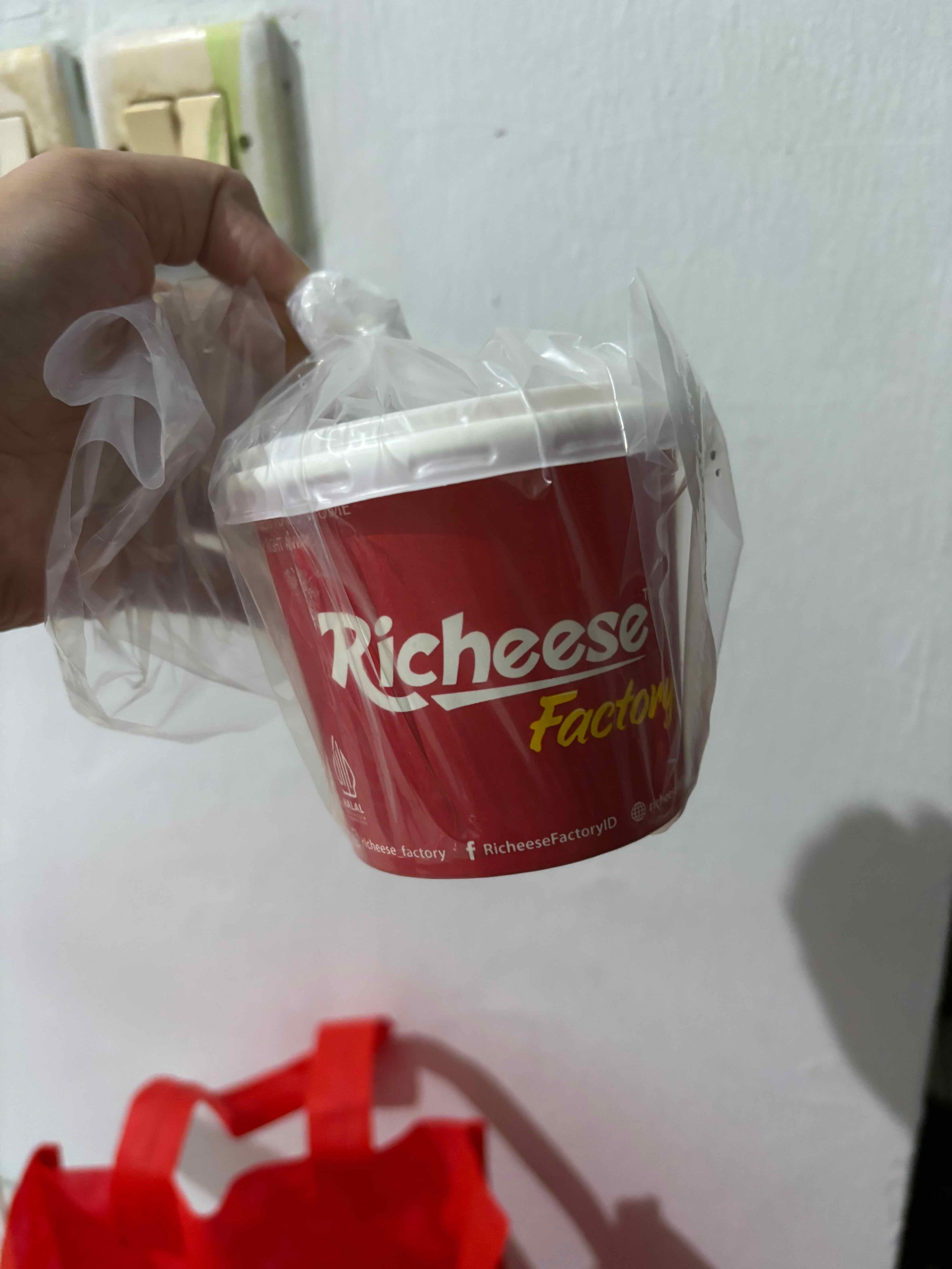 Richeese Factory - Pahlawan Revolusi review