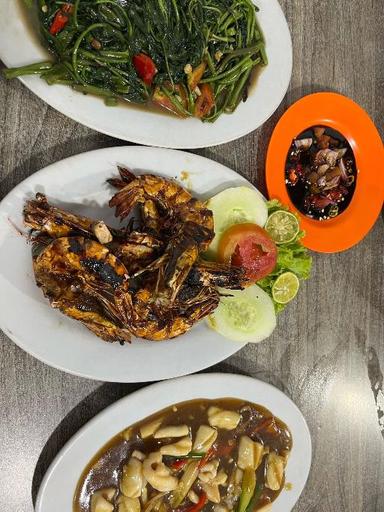 https://dgji3nicqfspr.cloudfront.net/GAMBIR/Chinese_Restaurant/Chinesefood_99_Pecenongan/Reviews/thumbnail/file-17DD814377564545-thumb_1719672759937.jpg