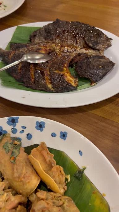 https://dgji3nicqfspr.cloudfront.net/GAMBIR/Restaurant/Cabe_Ijo_Seafood_Resto/Reviews/22file-17D7B44ED2AAA6CD_171804003481822_1718040036934.jpg