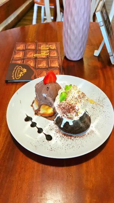 https://dgji3nicqfspr.cloudfront.net/GONDOKUSUMAN/Cafe/Coklat_Cafe/Reviews/22VID_Review_17154217234765028674253419948319_171542174732622_1715421748698.jpg