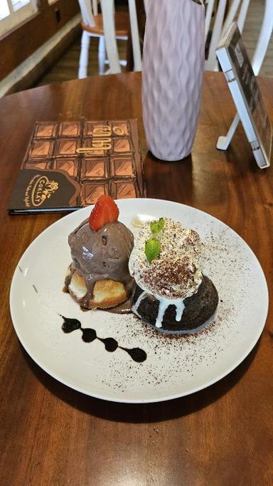 https://dgji3nicqfspr.cloudfront.net/GONDOKUSUMAN/Cafe/Coklat_Cafe/Reviews/thumbnail/uploadsuploads-thumb_1715421720198.jpg