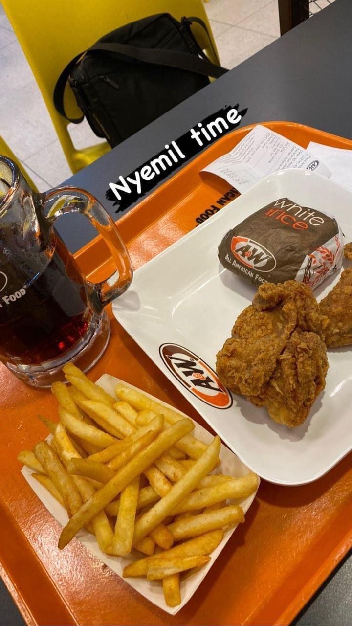 A&W Restoran - Plaza Ambarrukmo review