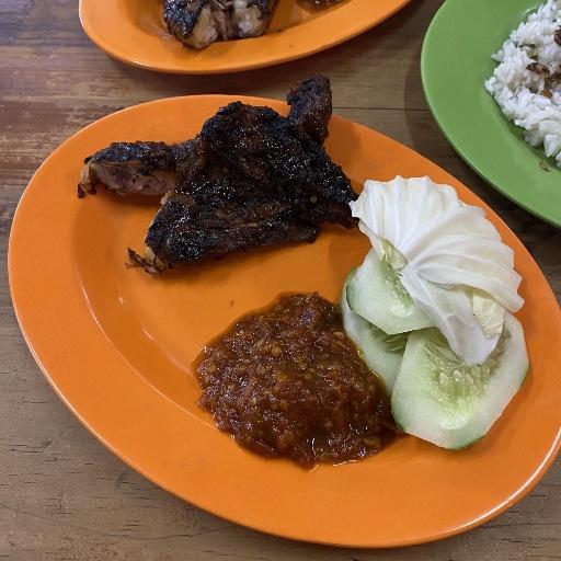 Ayam Goreng Tiga Rasa review