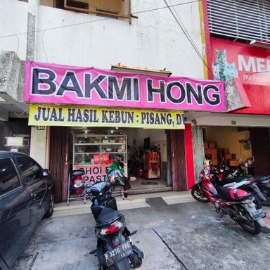 https://dgji3nicqfspr.cloudfront.net/GROGOL_PETAMBURAN/Restaurant/Bakmi_Hong/Reviews/IMG_Review_1719987977672_compressed6344941572704600004-17DE9FF3FE392FEC_1719987978038.jpg