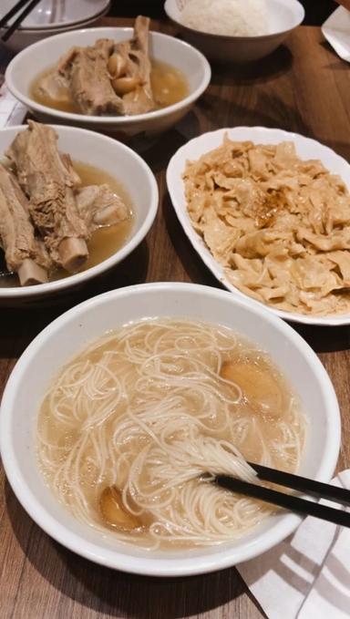 https://dgji3nicqfspr.cloudfront.net/GROGOL_PETAMBURAN/Restaurant/Song_Fa_Bak_Kut_Teh__Central_Park_Jakarta/Reviews/thumbnail/file_1712501495276.jpg