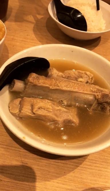 https://dgji3nicqfspr.cloudfront.net/GROGOL_PETAMBURAN/Restaurant/Song_Fa_Bak_Kut_Teh__Central_Park_Jakarta/Reviews/thumbnail/file_1712849236568.jpg