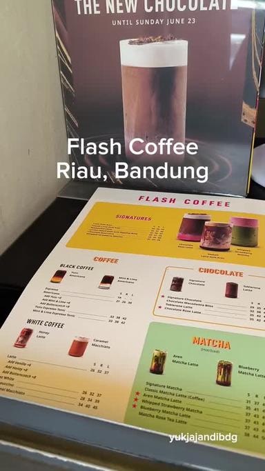 https://dgji3nicqfspr.cloudfront.net/IBUN/Coffee_Shop/Flash_Coffee/Reviews/22VID_Review_17188943566114012873927987197648-17DABD527B56BEFB_171889437017822_1718894371524.jpg