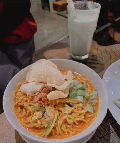 https://dgji3nicqfspr.cloudfront.net/JATINEGARA/Cafe/Kedai_Malabar_2/Reviews/thumbnail/file_1711580377469.jpg