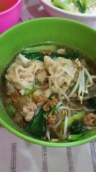 https://dgji3nicqfspr.cloudfront.net/JATINEGARA/Restaurant/Mie_Ayam_Bangka_Asan_Cipinang/Reviews/22VID_Review_17172203623363933502332276670786-17D4CAD437C13888_171722037167322_1717220373362.jpg