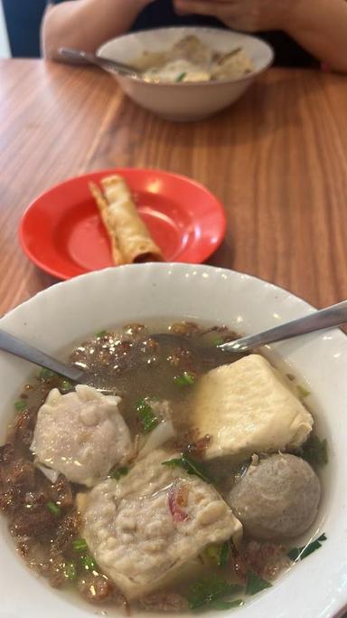 https://dgji3nicqfspr.cloudfront.net/KALI_DERES/Restaurant/Bakso_Malang_Nonik/Reviews/thumbnail/uploadsuploads-thumb_1715838999907.jpg