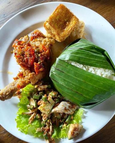 https://dgji3nicqfspr.cloudfront.net/KATAPANG/Restaurant/Saung_Injuk_Soreang/Reviews/thumbnail/file-17D20E1FFBCF0FAA-thumb_1716449939116.jpg