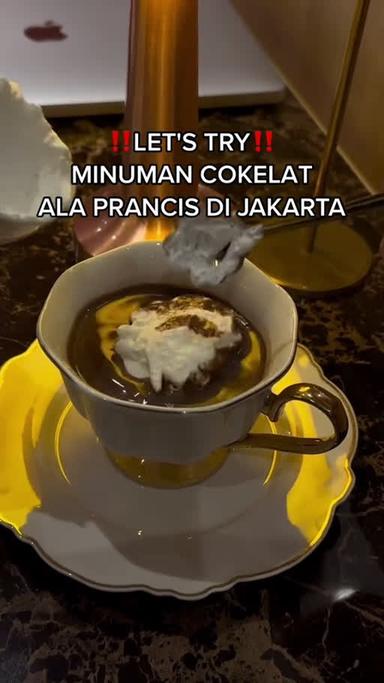 https://dgji3nicqfspr.cloudfront.net/KEBAYORAN_BARU/Bakery/Butteria/Reviews/thumbnail/1FZB1UPVDziepGF-LgofbDI2FsaMxYk8P-0.jpg