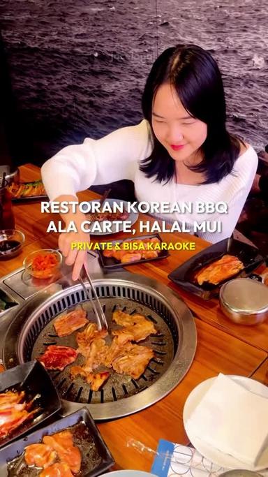 https://dgji3nicqfspr.cloudfront.net/KEBAYORAN_BARU/Bar/Drumstairs_Halal_Korean_Bbq/Reviews/thumbnail/1EujmfQ0uN3Ym4FZWdi6zUj895SGRxuPE.jpg