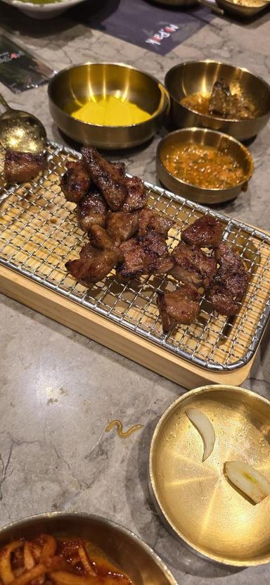 https://dgji3nicqfspr.cloudfront.net/KEBAYORAN_BARU/Bar/Mr_Park_Korean_Bbq_Grill__SCBD_Park/Reviews/thumbnail/IMG_Review_1716619558910_compressed17542730237962180-17D2A864EFAFED76-thumb_1716619560439.jpg