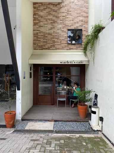 https://dgji3nicqfspr.cloudfront.net/KEBAYORAN_BARU/Cafe/ScarlettS_Cafe_Senopati/Reviews/thumbnail/file_1713115387988.jpg