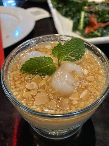 https://dgji3nicqfspr.cloudfront.net/KEBAYORAN_BARU/Chinese_Restaurant/Suck_My_Duck/Reviews/thumbnail/file_1706461260363.jpg