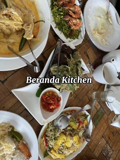 https://dgji3nicqfspr.cloudfront.net/KEBAYORAN_BARU/Restaurant/Beranda_Kitchen/Reviews/22file_171606751868322_1716067519491.jpg