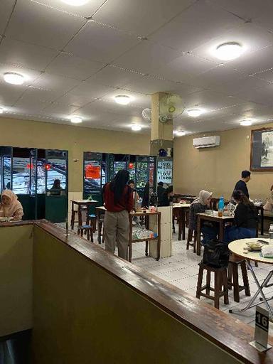 https://dgji3nicqfspr.cloudfront.net/KEBAYORAN_BARU/Restaurant/Claypot_Popo_Melawai/Reviews/thumbnail/uploadsuploads-thumb_1715229463007.jpg