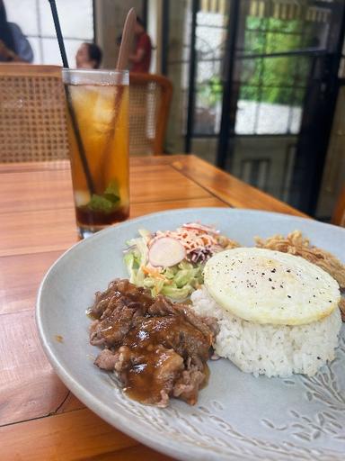 https://dgji3nicqfspr.cloudfront.net/KEBAYORAN_BARU/Restaurant/Melas_Dining__Lounge/Reviews/thumbnail/file_1706338203798.jpg